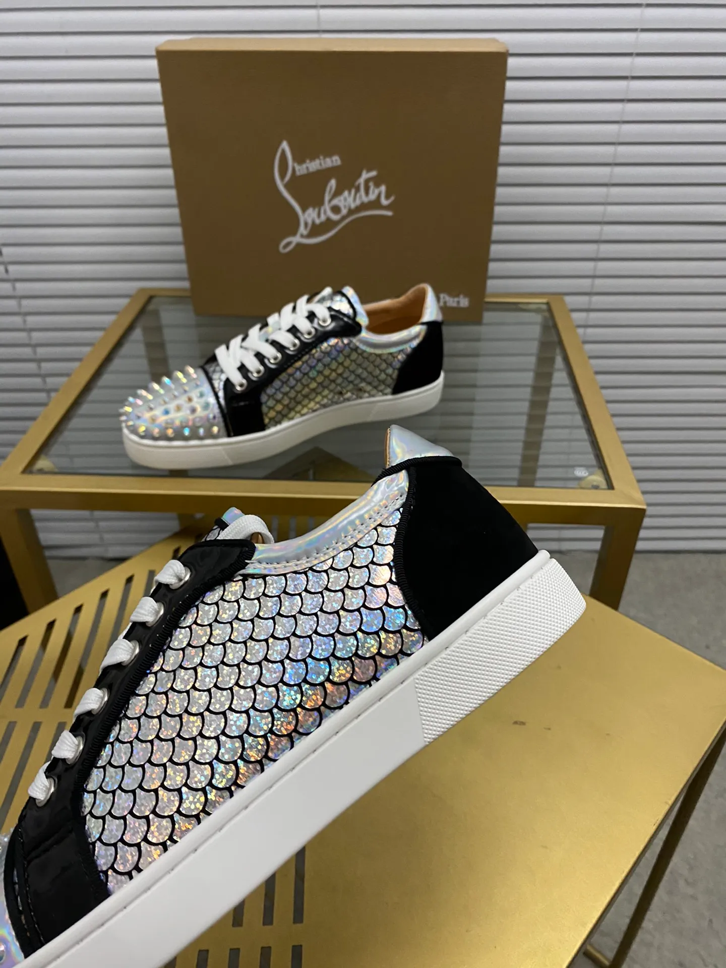 (Customized model) Ex-factory price is 540. christian louboutin (CL red sole shoes) counter series, casual sneakers for couples 📢 📢 📢 Exclusive hot style release 🎈🎈💪 Movable latex feet 👻 Finished outsole line [Proud] 😝Female 35-40# Male 38#-46, global supply😝 [Top version]: Original imported genuine leather upper, top original leather lining, original molded TPU outsole, original 1:1 detail processing, original shoe last,
